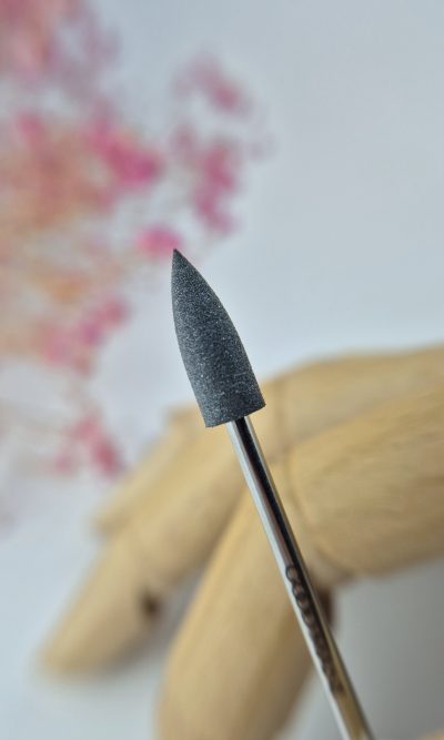 F233 - Gumka stożek czarny 6x16